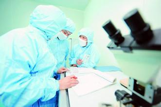 制药工业不但需要高峻上，，，，，化疗实验药PM1183、康莱特在美最先三期临床