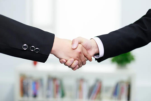 秉持着“专注立异，，，，，，，，专心折务”的理念，，，，，，，，亿万先生mr一直把每一个客户看成是公司的VIP