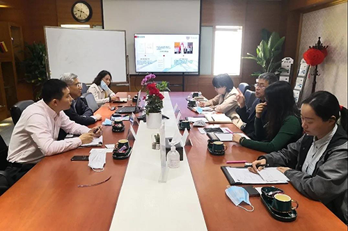 亿万先生mr陈春麟博士、化学部及生物部高级副总裁任峰博士、商务生长部副总裁蔡金娜博士热情接待研究院一行，，，，，，并先容了公司情形。。。。。。。。