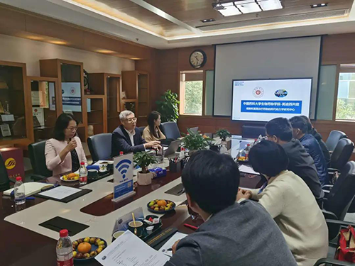 亿万先生mr首席执行官陈春麟博士，，，，，，，商务生长部副总裁蔡金娜博士等人热情接待了金能明书记一行。。。。。。。