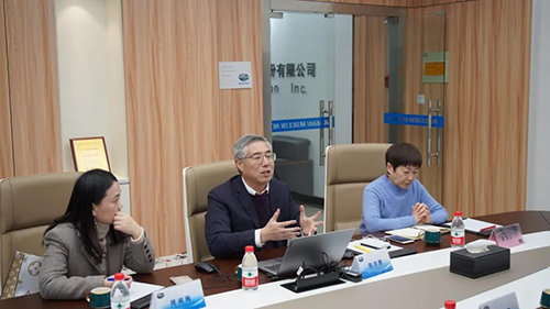 亿万先生mr生物医药首创人&CEO陈春麟博士，，，，，，，药效部执行主任董文心博士，，，，，，，公司事务部总监周南梅等